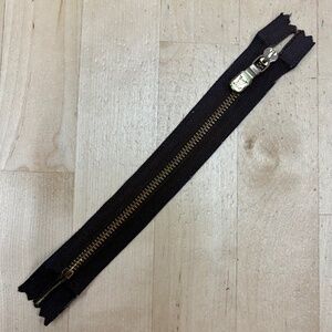 Louis Vuitton Brown Brass Zipper 6.5”